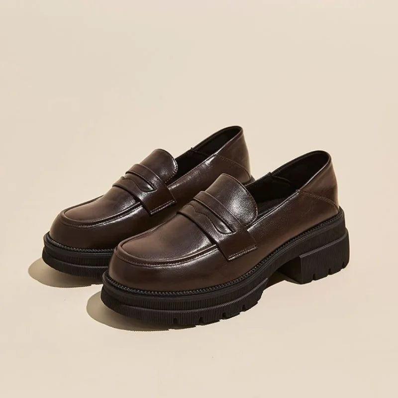 Mocassins femme à plateforme crantée et bride