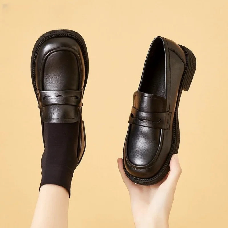 Mocassins femme à bride et bout rond en similicuir