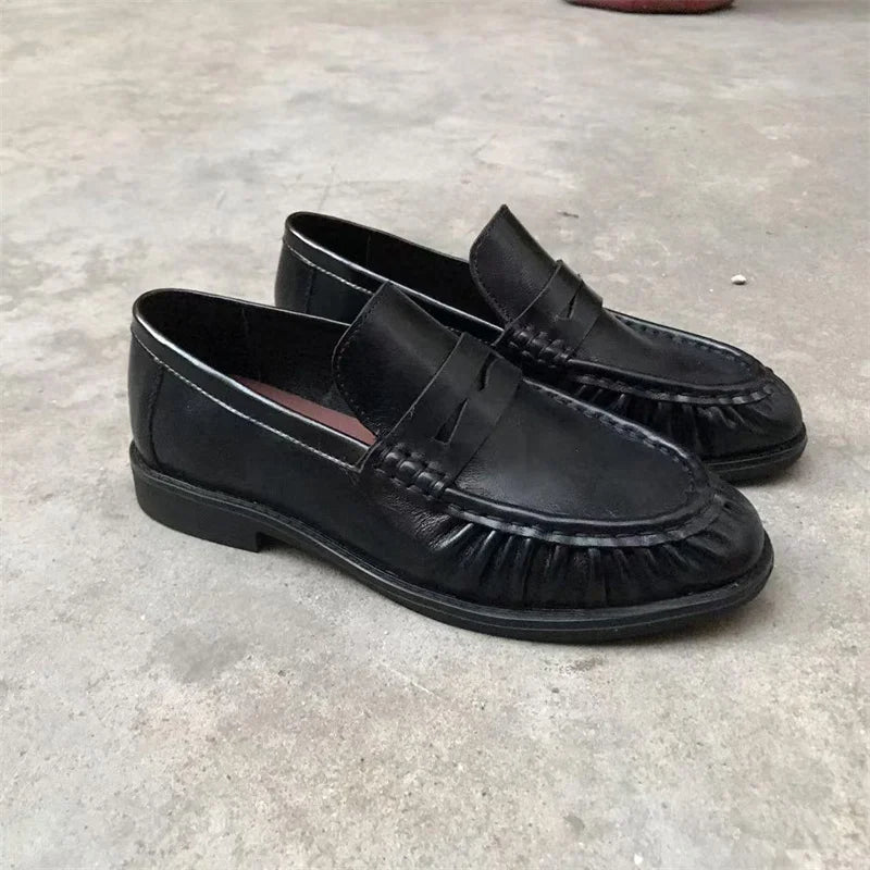 Mocassins femme effet daim à bride et détails plissés