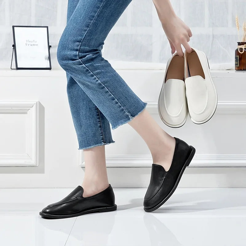 Mocassins femme à enfiler à bout rond épuré