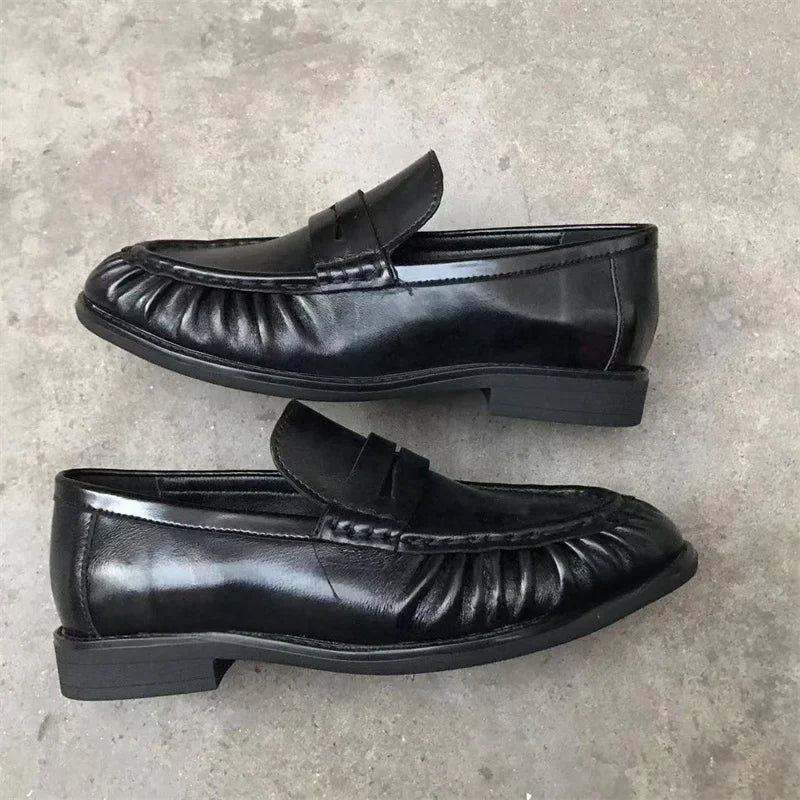 Mocassins femme effet daim à bride et détails plissés