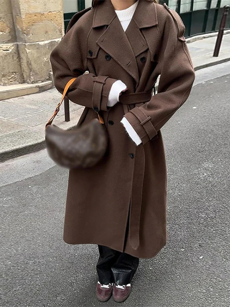 Manteau Long à Col Revers avec Ceinture et Double Boutonnage pour Femme | Idéal pour l’Automne et l’Hiver