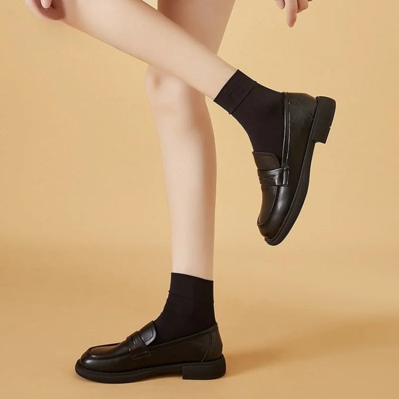 Mocassins femme à bride et bout rond en similicuir