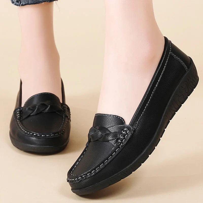 Mocassins femme à bout rond avec bride tressée