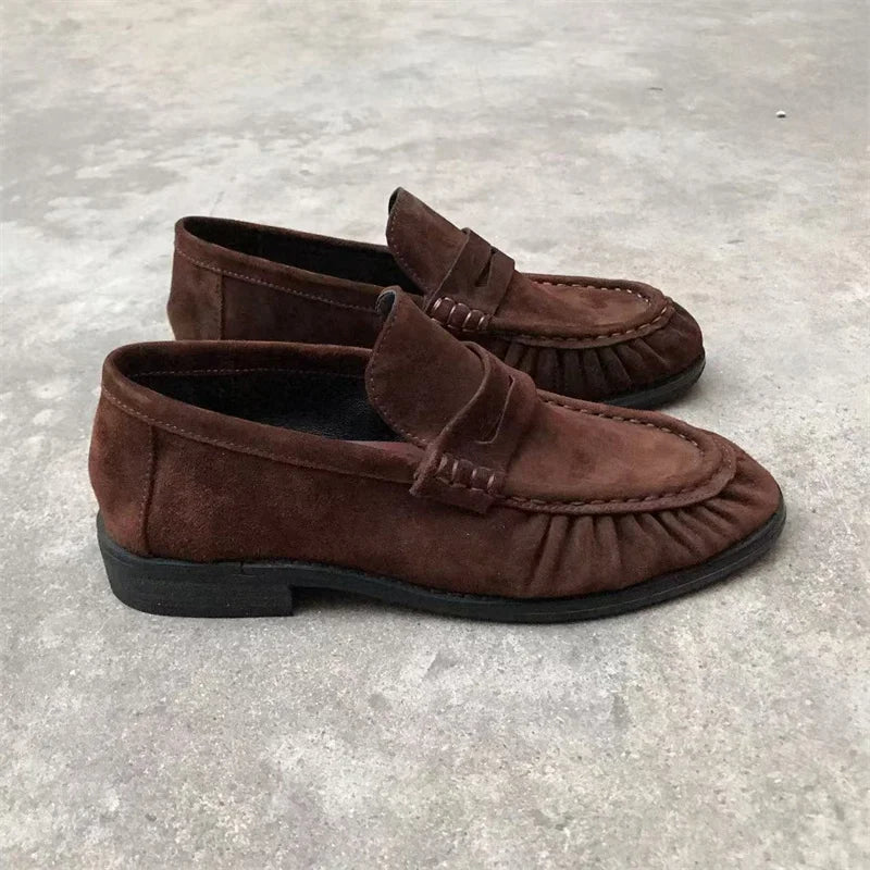 Mocassins femme effet daim à bride et détails plissés