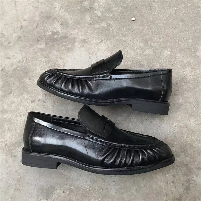Mocassins femme effet daim à bride et détails plissés