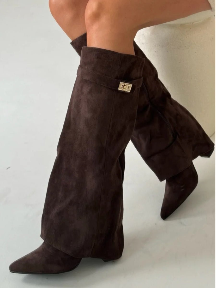 Bottes Élégantes en Suède Noir avec Détails Dorés pour Femmes